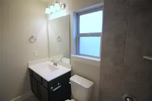 11917 Oakmont Valley Trace, Houston, TX 77051 - Photo 9