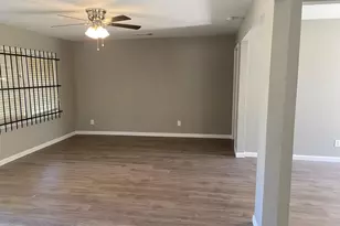 5962 Southwind St, Houston, TX 77033 - Photo 3