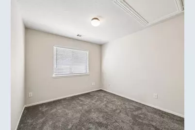 2715 Gaelic Green Street, Houston, TX 77045 - Photo 9