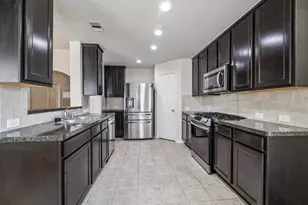 2715 Gaelic Green St, Houston, TX 77045 - Photo 3