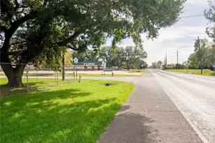 511 S Winfree St, Dayton, TX 77535 - Photo 33