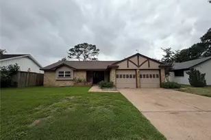 7007 Pine Grove Dr, Houston, TX 77092 - Photo 1