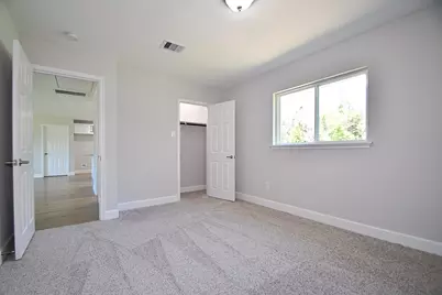 10910 Fullerton Drive, Houston, TX 77043 - Photo 11