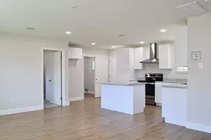 10910 Fullerton Dr, Houston, TX 77043 - Photo 7