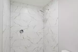 10910 Fullerton Dr, Houston, TX 77043 - Photo 9