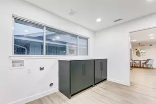 9219 Timberside Dr, Houston, TX 77025 - Photo 23