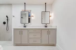 9219 Timberside Dr, Houston, TX 77025 - Photo 31