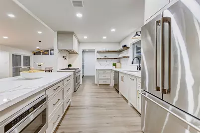 9219 Timberside Drive, Houston, TX 77025 - Photo 15