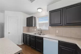 7110 Favian Ct, Houston, TX 77083 - Photo 11