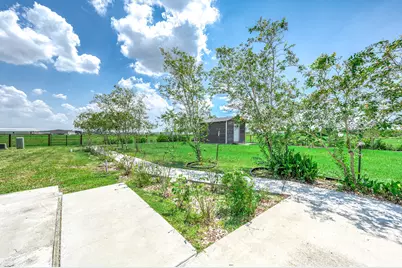 302 Pino Avenue, Alvin, TX 77511 - Photo 39