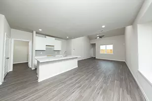 2019 Emerald Lk Trl, Dayton, TX 77535 - Photo 5