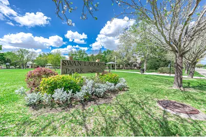 2506 Swan Court, Houston, TX 77058 - Photo 47