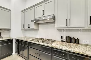 247 Sky Top Dr, Montgomery, TX 77316 - Photo 9