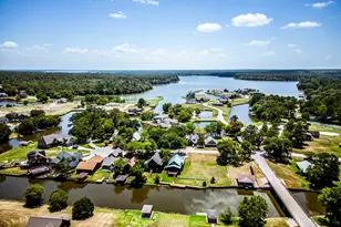 187 N Forest Dr, Huntsville, TX 77340 - Photo 1