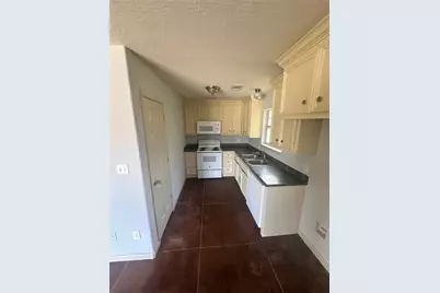 102 Lindley Street, Willis, TX 77378 - Photo 5