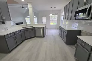 9005 Sundown Dr, Pearland, TX 77584 - Photo 3