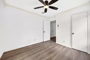 9211 Clearway Dr, Houston, TX 77033 - Photo 27