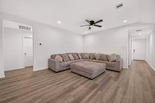 2074 Legacy Hills Dr, Houston, TX 77067 - Photo 13