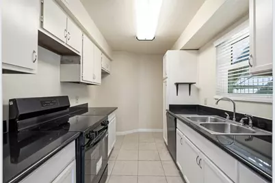 18800 Egret Bay Boulevard #1007, Webster, TX 77058 - Photo 5
