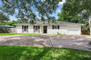 3310 Oak Dr, Dickinson, TX 77539 - Photo 1