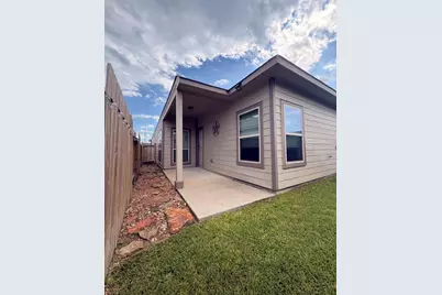 6409 Hollock Meadows Lane, Houston, TX 77048 - Photo 23