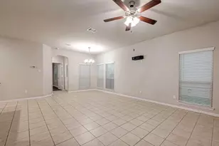 6409 Hollock Meadows Ln, Houston, TX 77048 - Photo 19