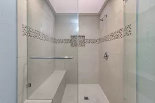 9800 Pagewood Ln, Houston, TX 77042 - Photo 21