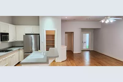 9821 Meredith Elise Court, Houston, TX 77025 - Photo 5