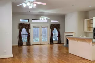 9821 Meredith Elise Ct, Houston, TX 77025 - Photo 7
