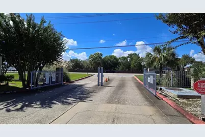18617 Egret Bay Boulevard #504, Webster, TX 77058 - Photo 17