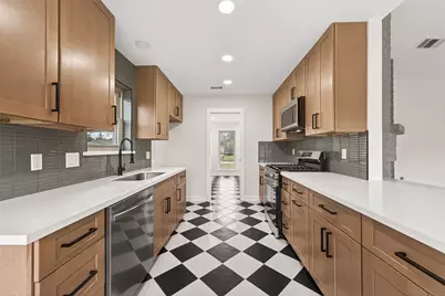 11906 Meadowdale Drive, Stafford, TX 77477 - Photo 5