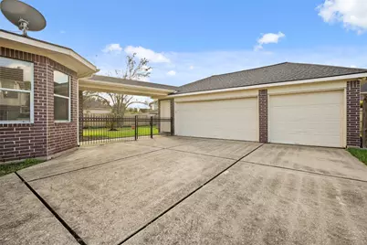 308 Meadow Trail Court, Friendswood, TX 77546 - Photo 3