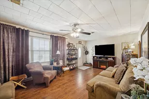 1129 Atchison St, Sealy, TX 77474 - Photo 3