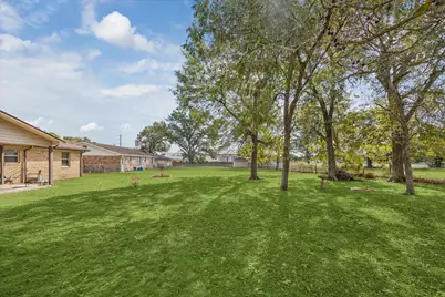 1129 Atchison St, Sealy, TX 77474 - Photo 11