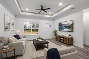 205 Lock Ln, Bryan, TX 77803 - Photo 5