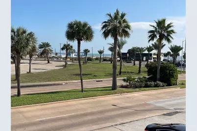 909 University Boulevard #905, Galveston, TX 77550 - Photo 1