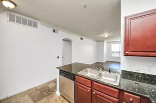 7575 Kirby Dr, Houston, TX 77030 - Photo 9