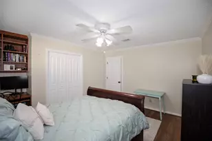 15719 Crestbrook Dr, Houston, TX 77059 - Photo 31