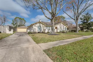 15719 Crestbrook Dr, Houston, TX 77059 - Photo 35