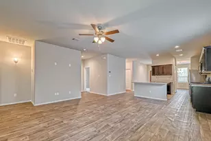 14122 Silver Falls Ct, Conroe, TX 77384 - Photo 3