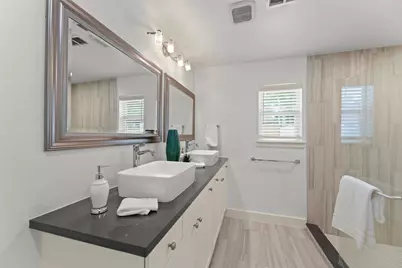 10611 Deerwood Road, Houston, TX 77042 - Photo 19