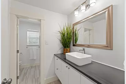 10611 Deerwood Road, Houston, TX 77042 - Photo 9