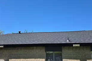 8646 Flower Path St, Houston, TX 77044 - Photo 17