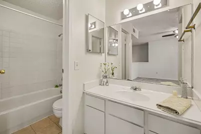 1900 Bay Area Blvd Boulevard #123 C, Houston, TX 77058 - Photo 17
