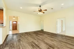 120 Mallard Dr, Clute, TX 77531 - Photo 9