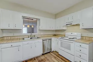 537 Longmeadow St, Beaumont, TX 77707 - Photo 15