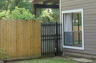 102 E Mistybreeze Cir, The Woodlands, TX 77381 - Photo 23