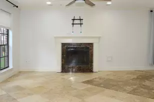 102 E Mistybreeze Cir, The Woodlands, TX 77381 - Photo 5