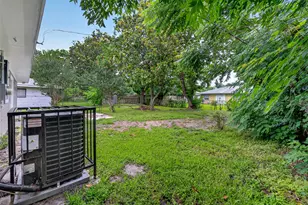 12711 Claygate Dr, Houston, TX 77047 - Photo 23