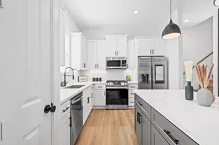 5216 Green Pine Tree Dr, Houston, TX 77018 - Photo 7